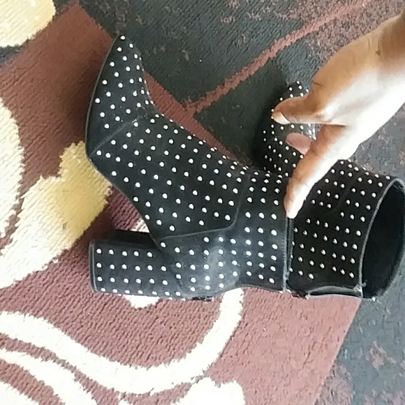 Heeled boots - Picture 2 of 2